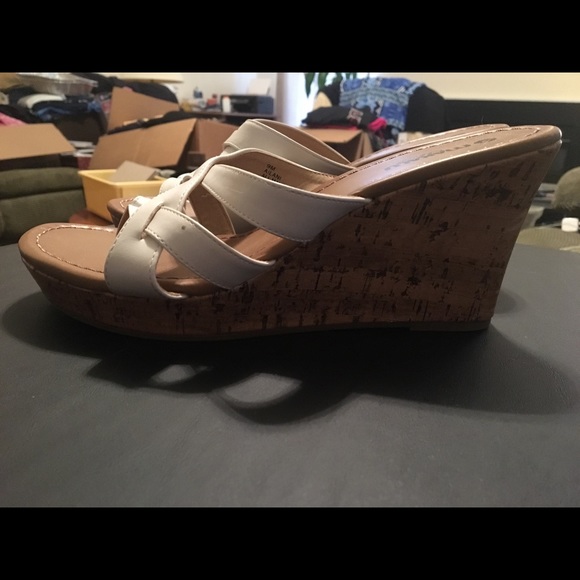 Sandals with wedges/heels - Picture 4 of 6